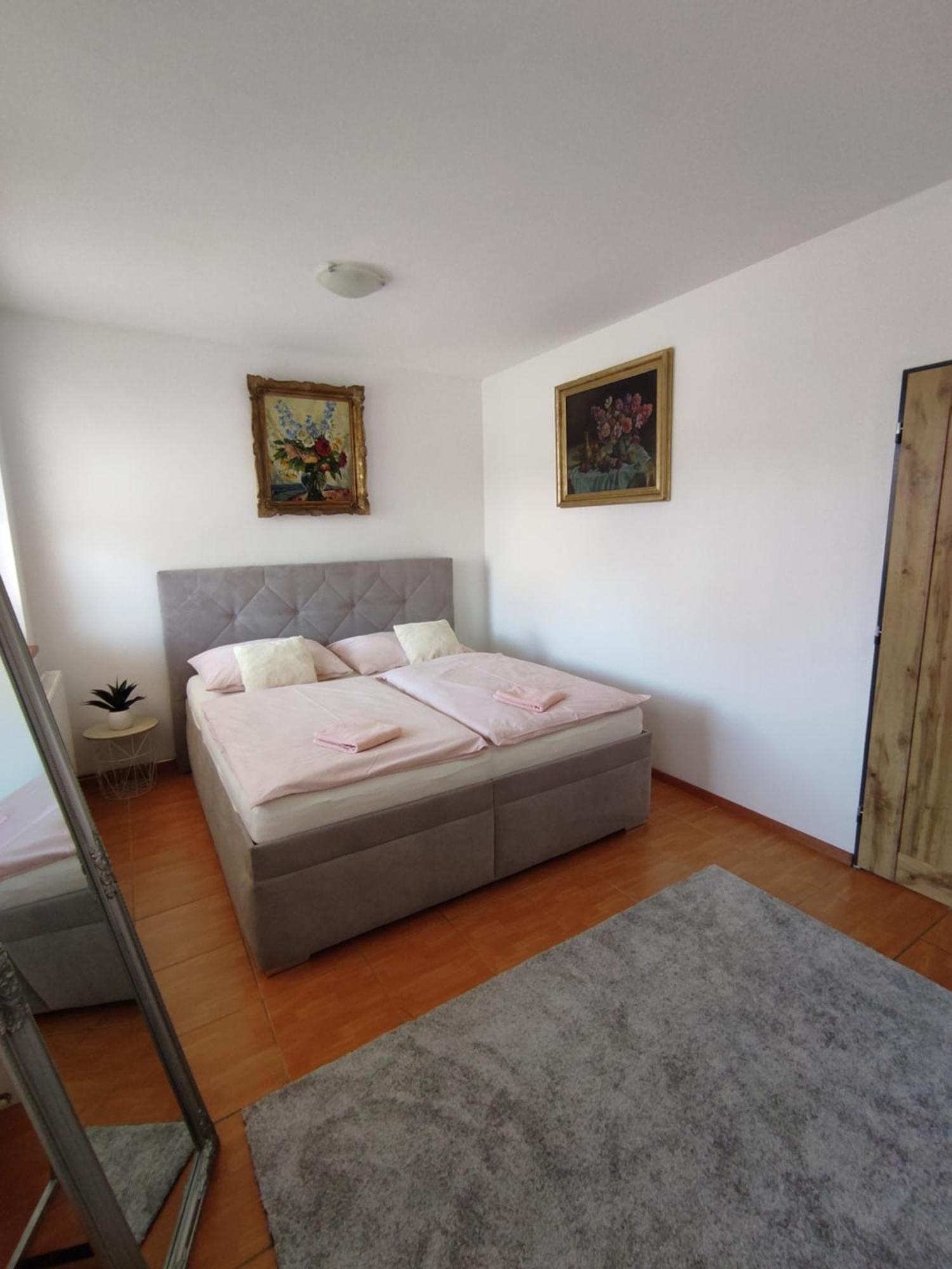 Apartmán Ubytovani Ema Valtice Exteriér fotografie
